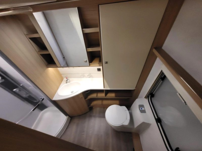 Fendt Bianco Activ 515 SD eind badkamer, mover  foto: 9