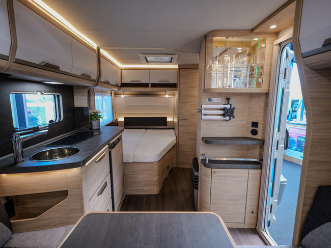Knaus Sudwind 450 FU RONDZIT, MOVER, VOORTENT foto: 9
