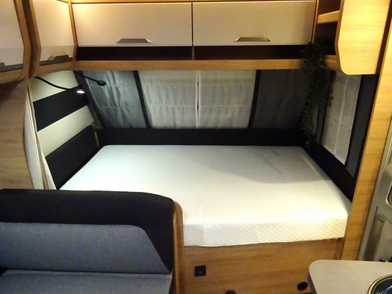 Knaus Sudwind Black Selection 500 QDK 50j witoma actiepakket  foto: 8