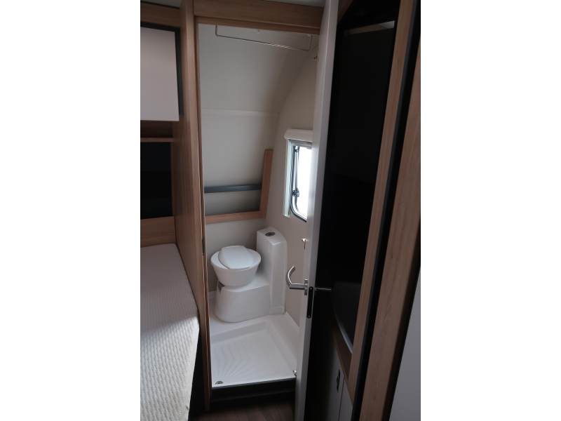 Knaus Sport 450 FU ZGAN !! MET VOORTENT  foto: 12