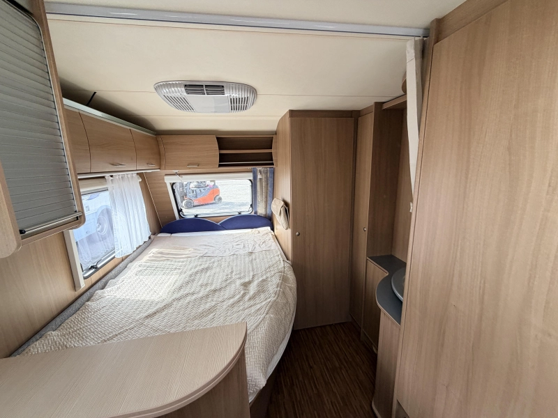 Bürstner Averso Fifty 460 TS Airco! Mooie tent fr bed  foto: 6