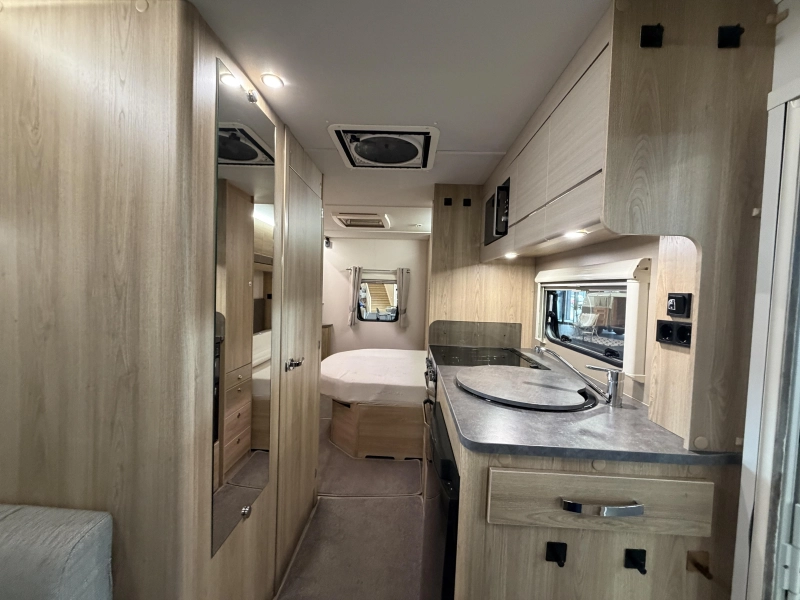 Elddis Avante 454 Queensbed/Mover/Luifel  foto: 17