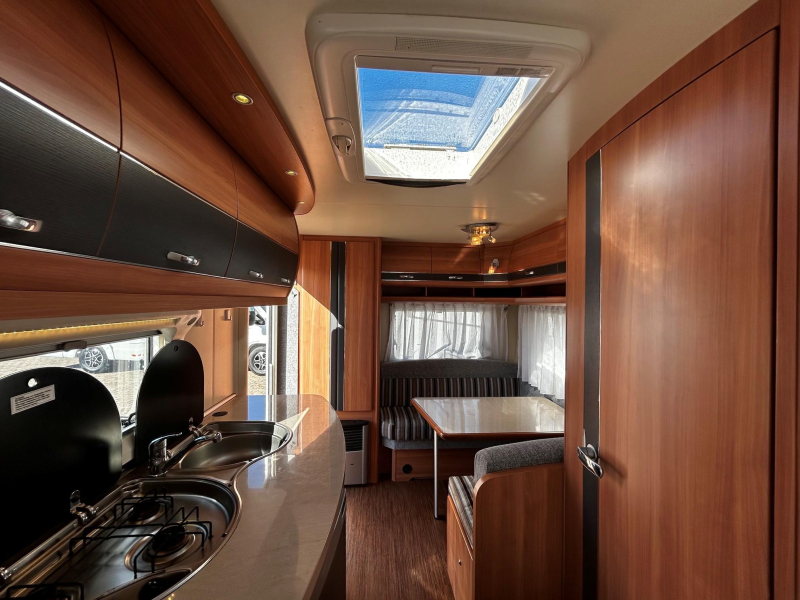 Hobby De Luxe 440 SF incl. Mover, nw matrassen  foto: 9