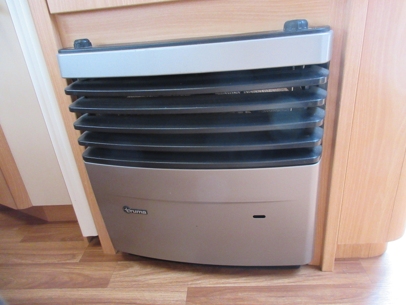 Knaus Sudwind 450 FU MOVER EN VOORTENT  foto: 17