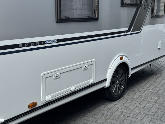 Knaus Sport 450 FU E-Power selection met fransbed **Airco/Cassetteluifel/Fietsendrager/1e eigenaar/Nieuwstaat caravan** foto: 9