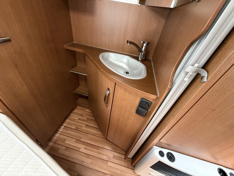 Knaus Sudwind Exclusive 450 FU +fietsendrager+mover  foto: 14