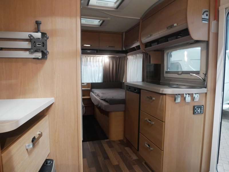 Knaus Sport 460 EU Mover levelsysteem luifel  foto: 6