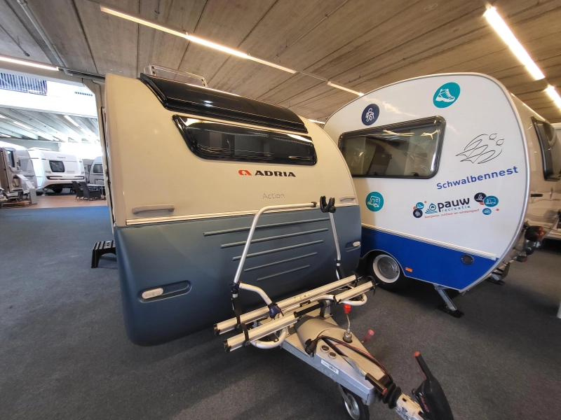 Adria Action 361 LH voortent, fietsenrek 