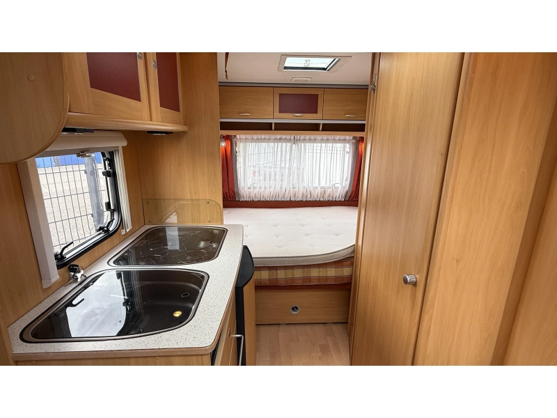 Dethleffs Summer Edition 430 DB vast bed rondzit toilet  foto: 1