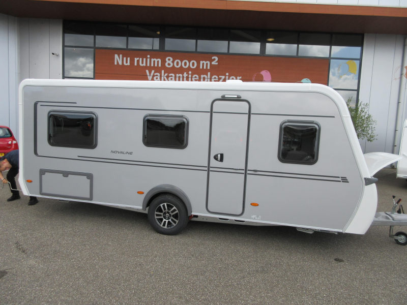 Eriba Novaline 495 ENKELE BEDDEN EN RONDZIT! 