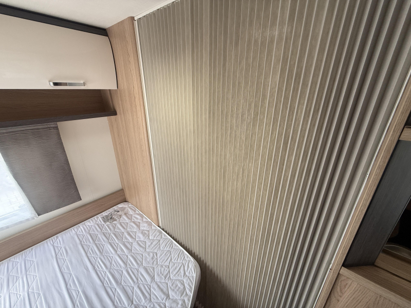 Bürstner Averso Plus 500 TS VOORTENT/HEFBED/6PERSOONS  foto: 14