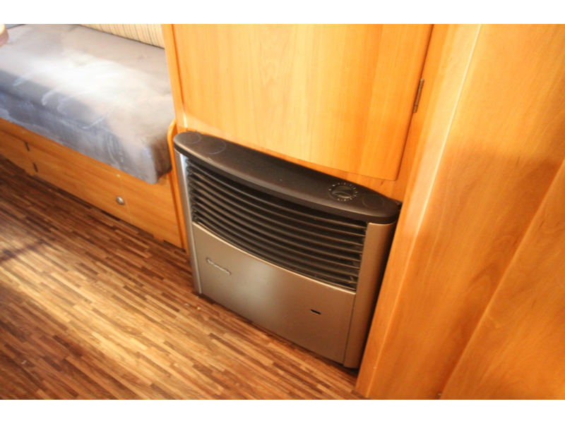 Eriba Touring Triton 430 GT Hefdak, Mover, Voortent  foto: 13