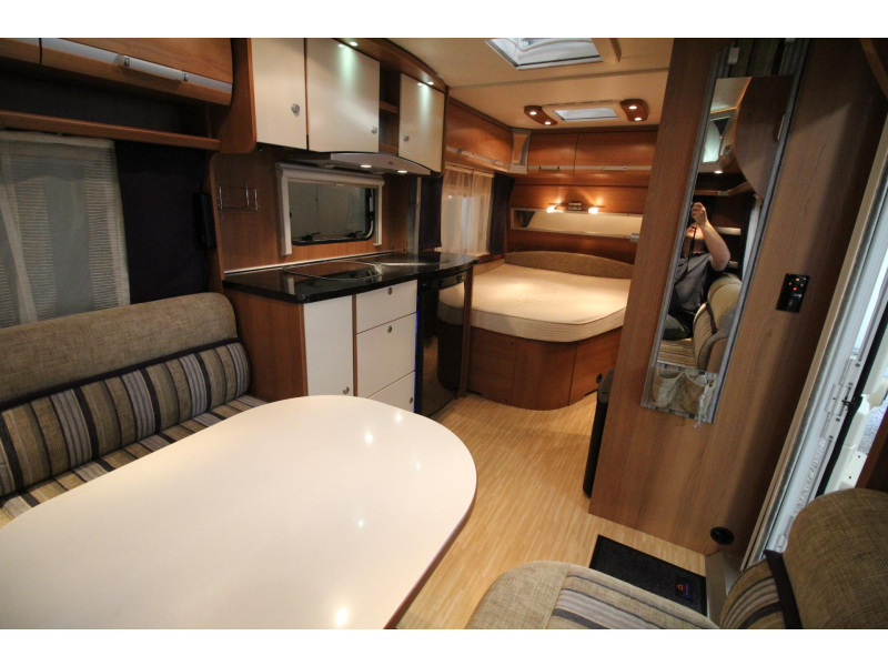 LMC Musica 470 D Mover Voortent Fietsenrek  foto: 14