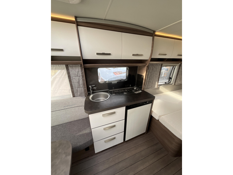 Knaus Sport Silver Selection 450 FU VOORTENT-LUIFEL-NETJES  foto: 5