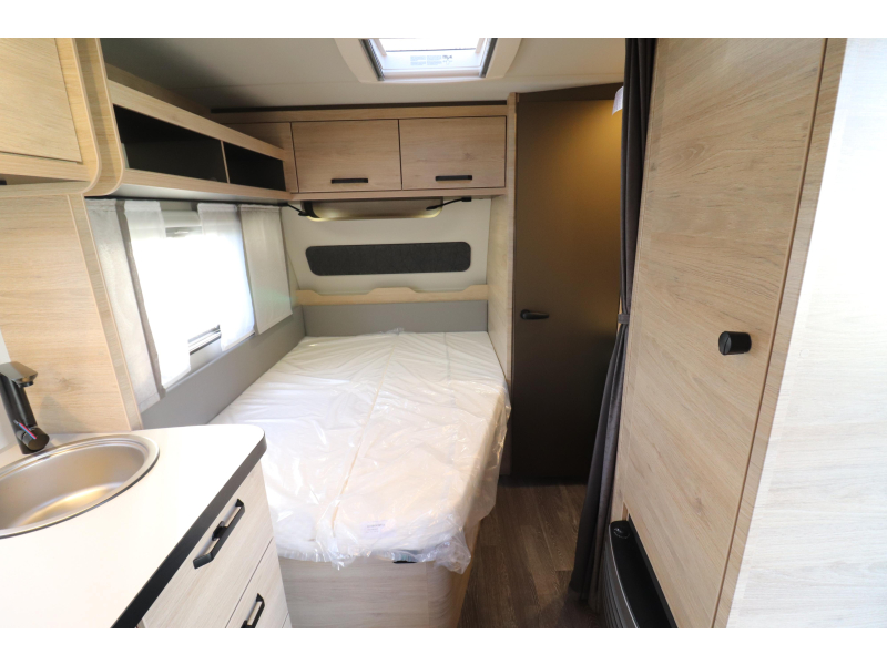 Weinsberg CaraOne Edition HOT 450 FU MODEL 2027 - 771 VLOER  foto: 14