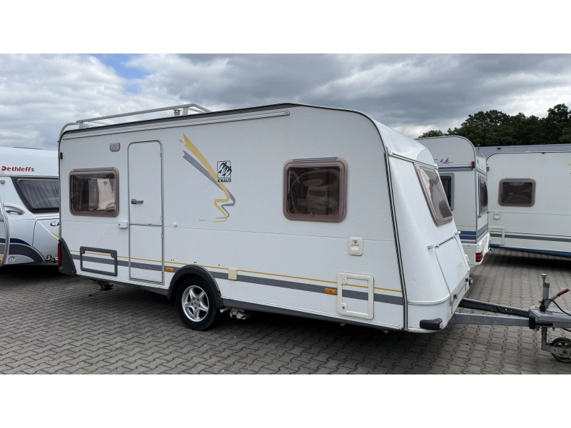 Knaus Sudwind 450 TF frans bed rondzit toilet  hoofdfoto: 1