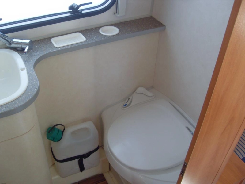 Eriba Triton 430 GT Touring met Mover  foto: 5