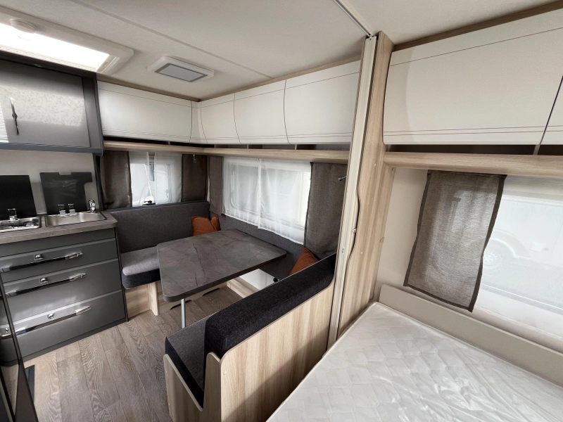 Hobby De Luxe 400 SFE 1500kg - reservewiel  foto: 3
