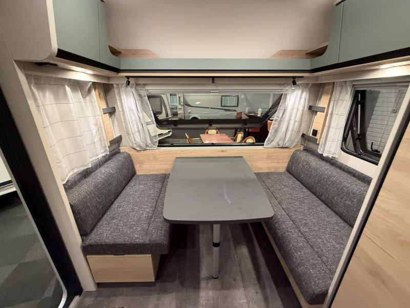 Dethleffs Camper 460 EL 2 BEDDEN ZIT EX VERHUUR  foto: 6
