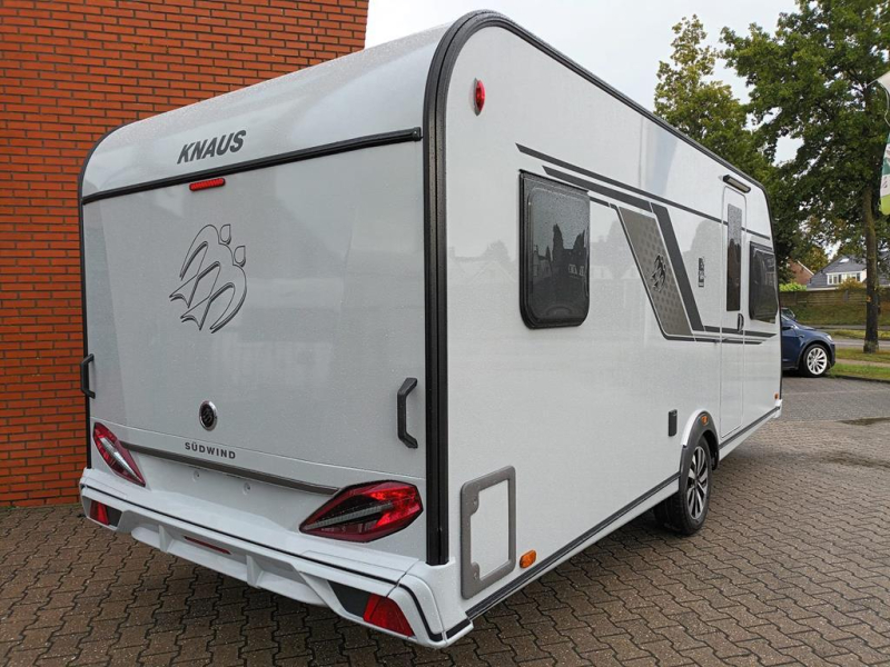 Knaus Sudwind Black Selection 500 UF 