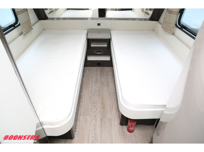 Hobby 495 UL Premium Middenkeuken Rondzit LMV foto: 9