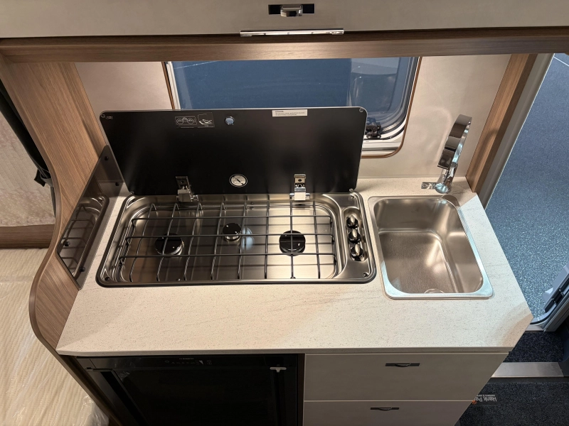 Tabbert Cazadora 460 E enkele bedden  foto: 11