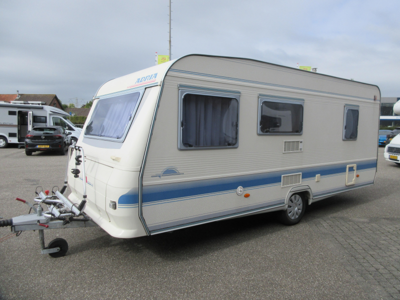 Adria Unica B 502 UK 5 PEROONS MET STAPELBED  foto: 22