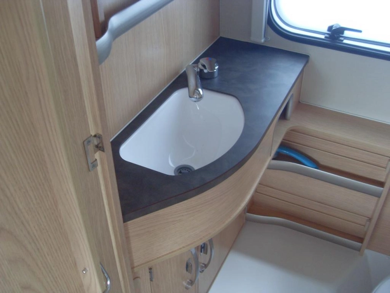 Eriba Touring - 60 Edition 542 met Mover  foto: 7