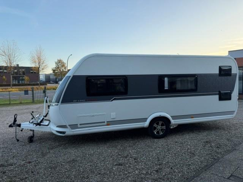 Hobby De Luxe Edition 560 KMFE stapelbed voortent mover 