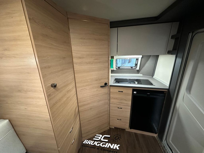Knaus Yaseo 340 PX KLEIN  +  BED 1.6M X 2 M! foto: 5