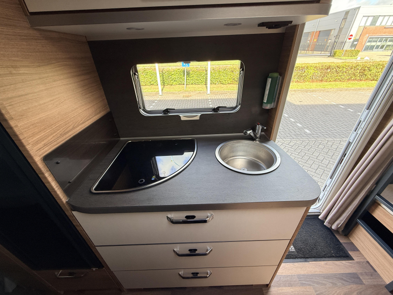 Weinsberg CaraOne Edition HOT 500 FDK Stapelbed/Airco/Mover  foto: 8