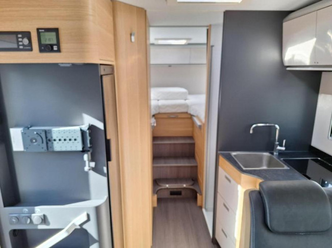 Adria Matrix Axess 650 SL 5-PERSOONS foto: 3