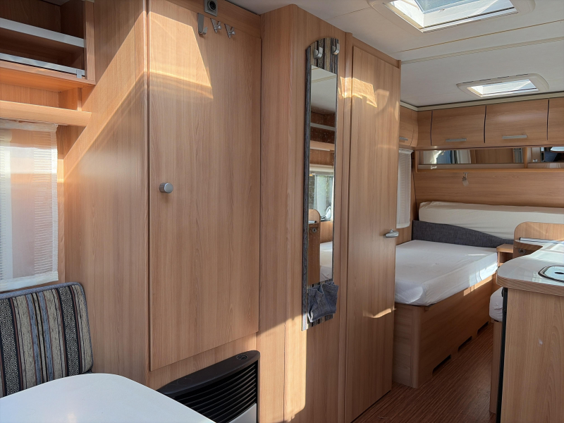 TEC Travel King 470 TE Mover/Luifel/Fietsdr.  foto: 8
