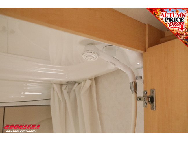 Hobby De Luxe 460 UFE Mover Luifel Fietsendrager Lengtebed Middenkeuken foto: 22