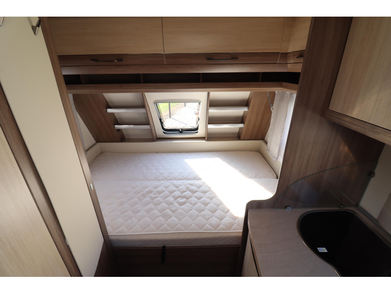Hobby De Luxe 455 UF Mover / Luifel  foto: 15