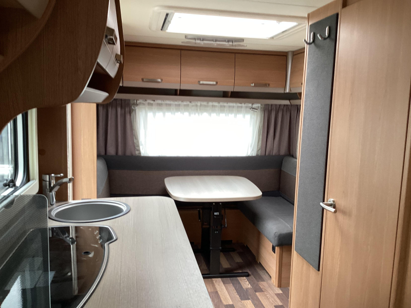 Knaus Sport 460 EU enkele bedden 