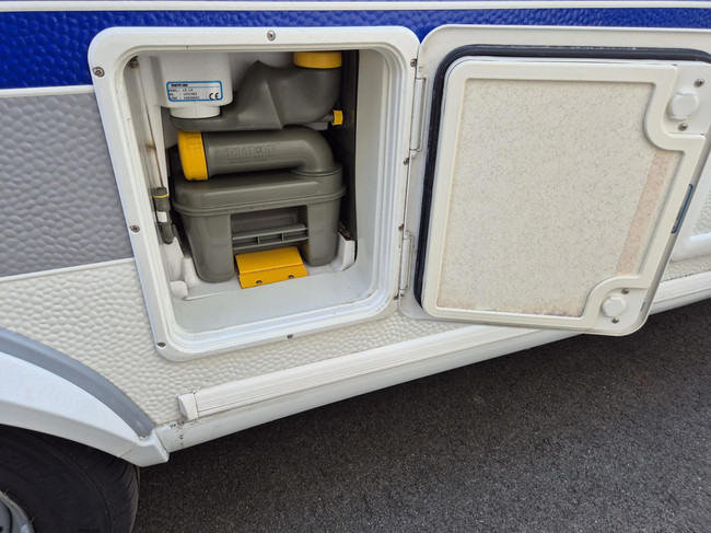 Hobby PRESTIGE 560 Kingsize Bed + Voortent Nw type 2e eig. foto: 8
