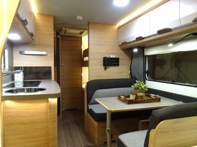 Knaus Sudwind Black Selection 500 QDK 50j witoma actiepakket  foto: 11