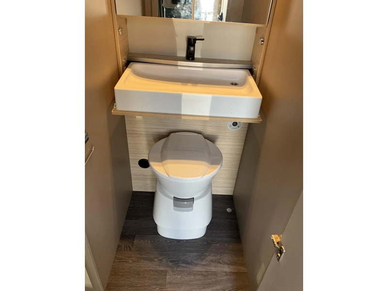 Weinsberg CaraLife 470 QDK STAPELBED-AIRCO-LICHTGEW.  foto: 8