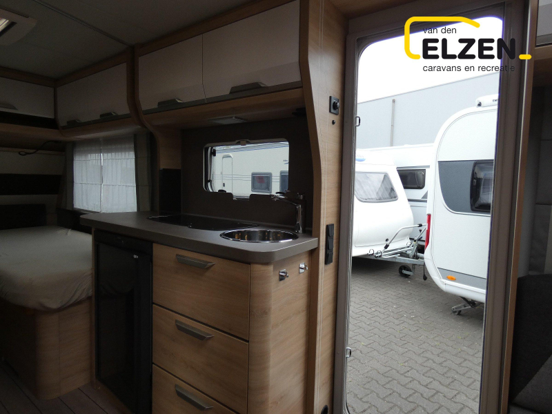 Knaus Sudwind 60 Years 500 EU mover, luifel, fietsendr.  foto: 12