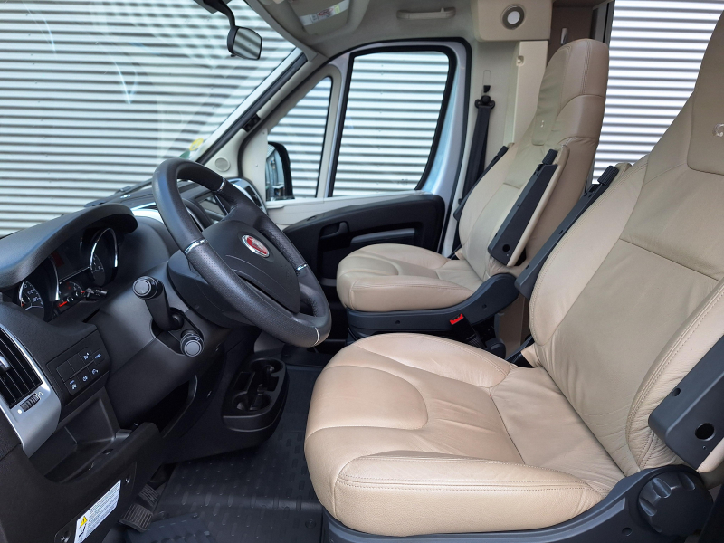 Adria Compact Supreme SC QUEENSBED+LEVELSYSTEEM  foto: 15