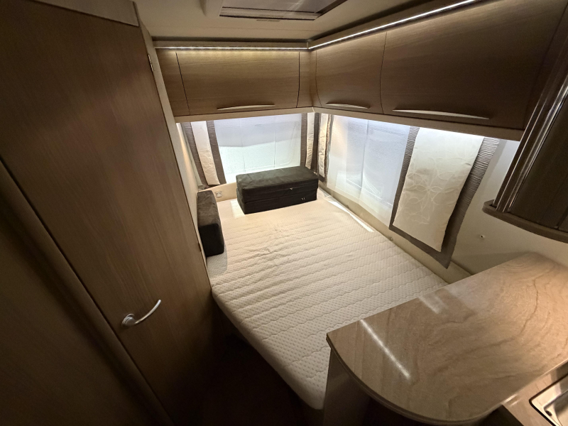 Bürstner Averso 450 TS mover - luifel - voortent  foto: 11