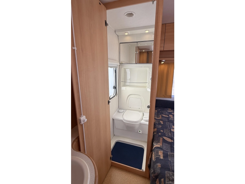 Home-Car Racer Spirit 45 frans bed rondzit toilet 