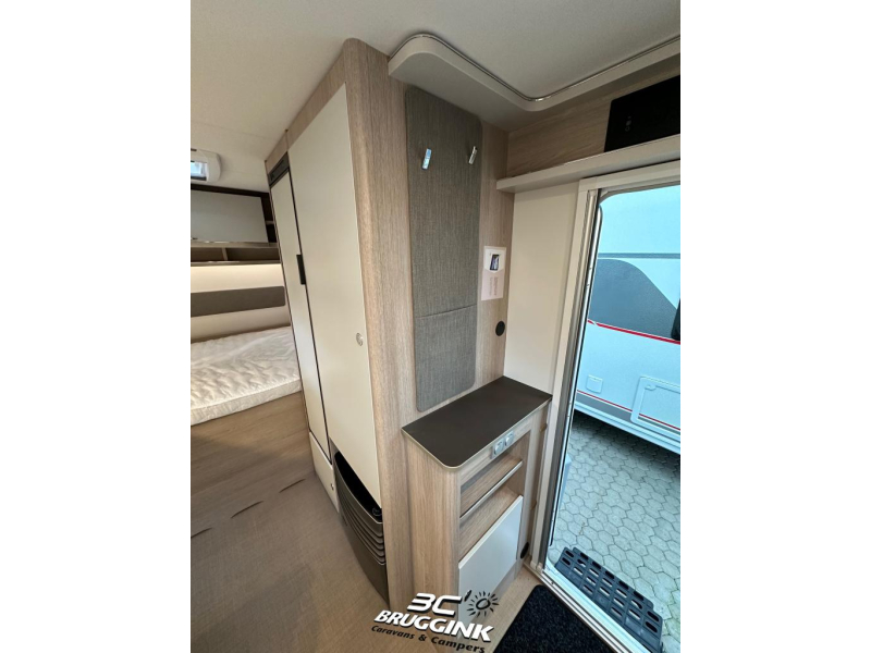 Bürstner Premio 395 TS DWARS BED 210CM 1.500 KG  foto: 10