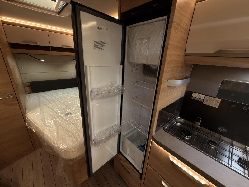 Knaus Sudwind Black Selection 500 FU 1800KG+vloer+Fransbed  foto: 9