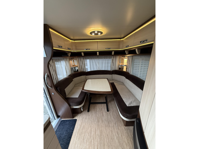 Hobby Prestige 495 UL 2 BEDDEN MOVER VOORTENT  foto: 16