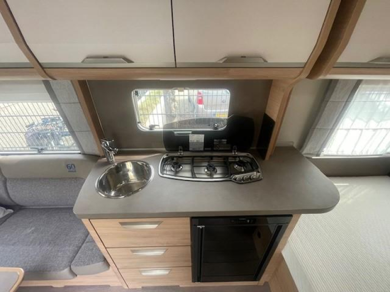 Knaus Sudwind 60 Years 450 FU nieuwstaat  foto: 5