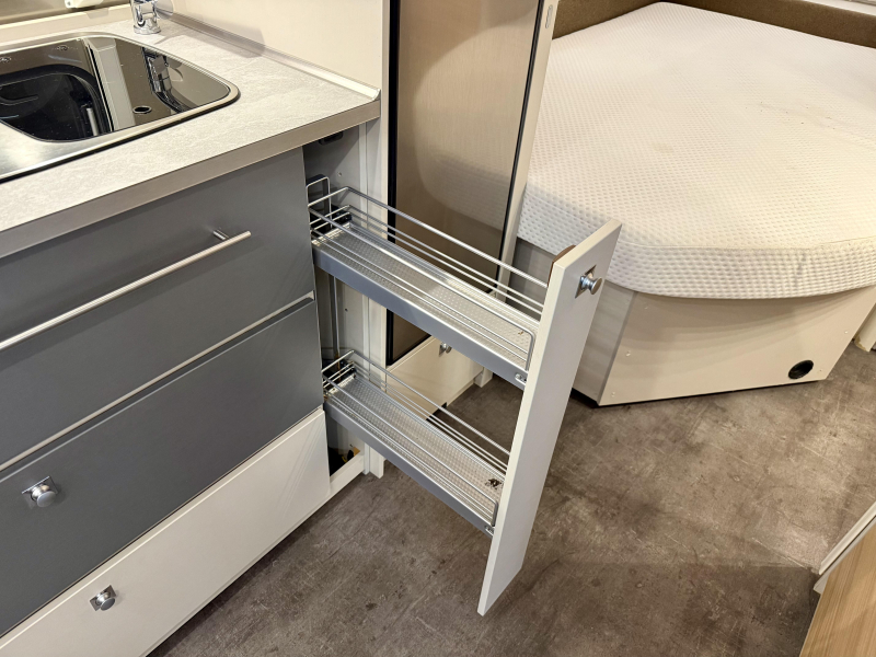 Dethleffs Generation 465 FR E&P levelsysteem etc. etc  foto: 17