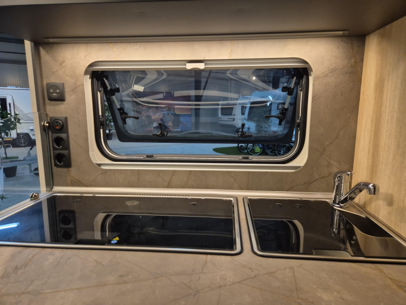 Hobby De Luxe 460 LU  foto: 7