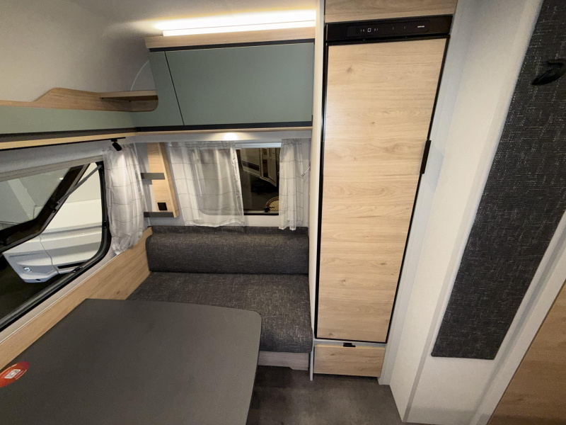 Dethleffs Camper 460 EL 2 BEDDEN ZITGR EX VERHUUR  foto: 16